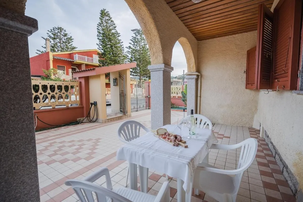 Affittasardegna- Portico Delle Rose Apartment Castelsardo Italy